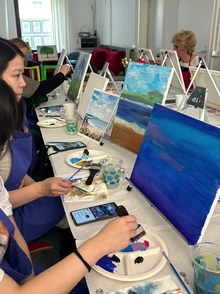 Anna Malerlebnisse — Guided painting sessions (2/5)