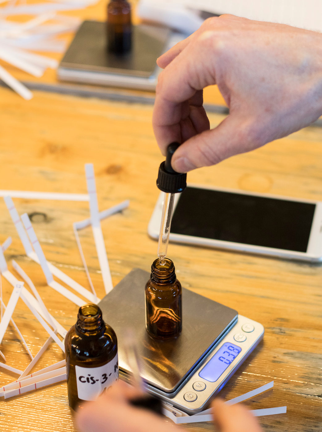 Smell Lab — Perfume making